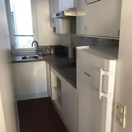 Apartment 5e *